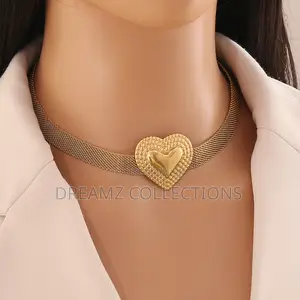 Heart Pendant Mesh Choker