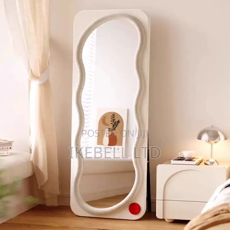 Trendy Mirror