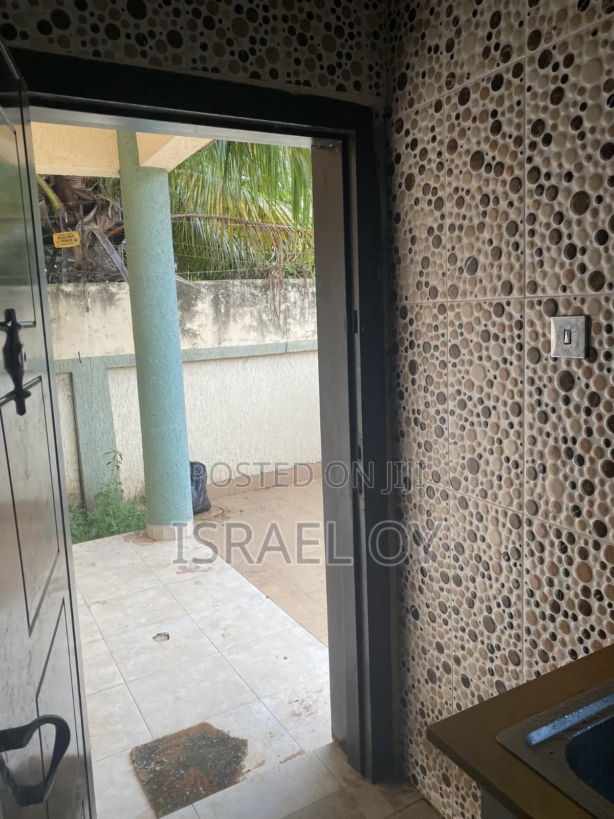 3bdrm House in Caterpillar Junction, Accra Metropolitan for rent