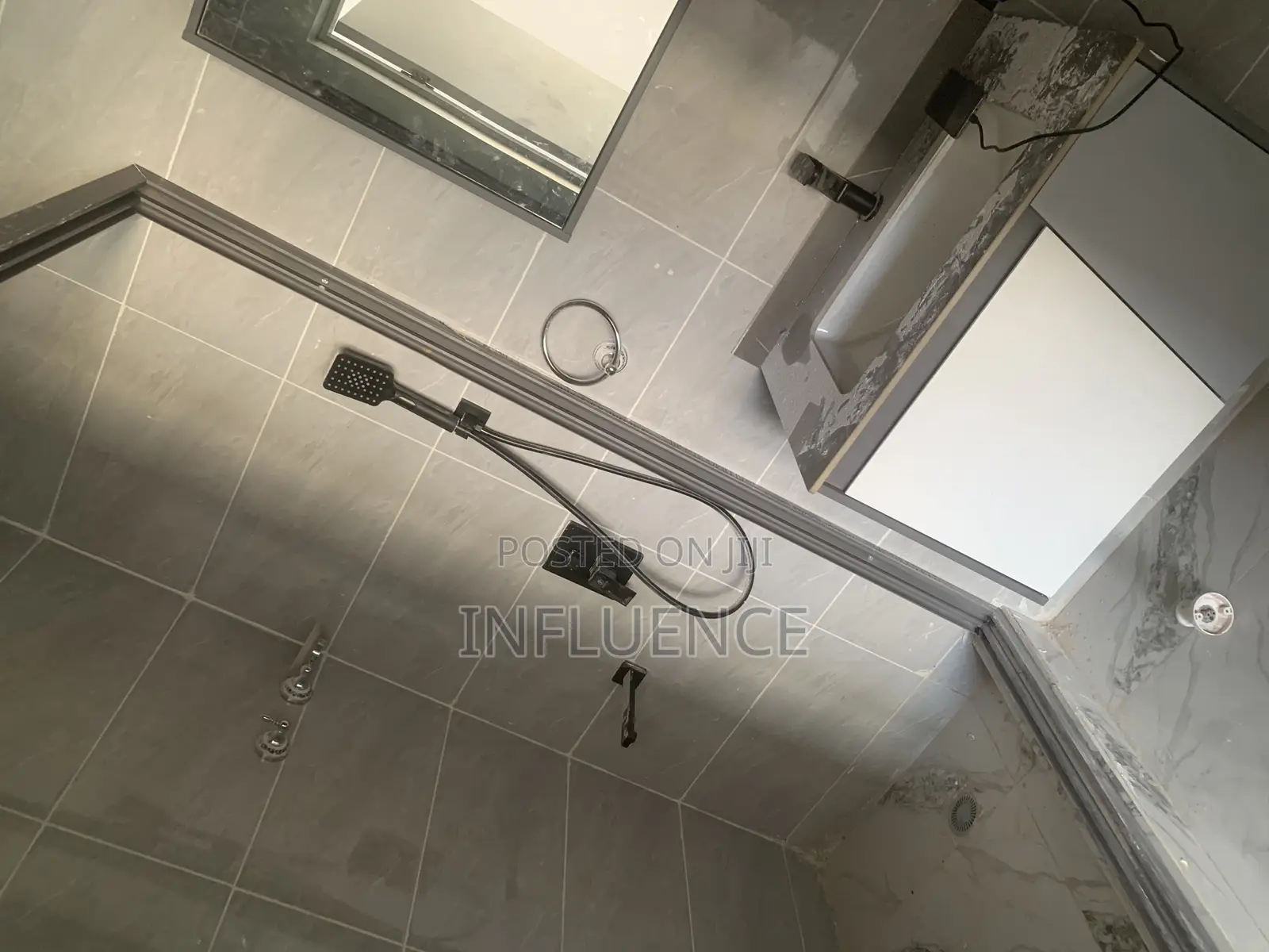 2bdrm House in School Junction Area, East Legon for rent