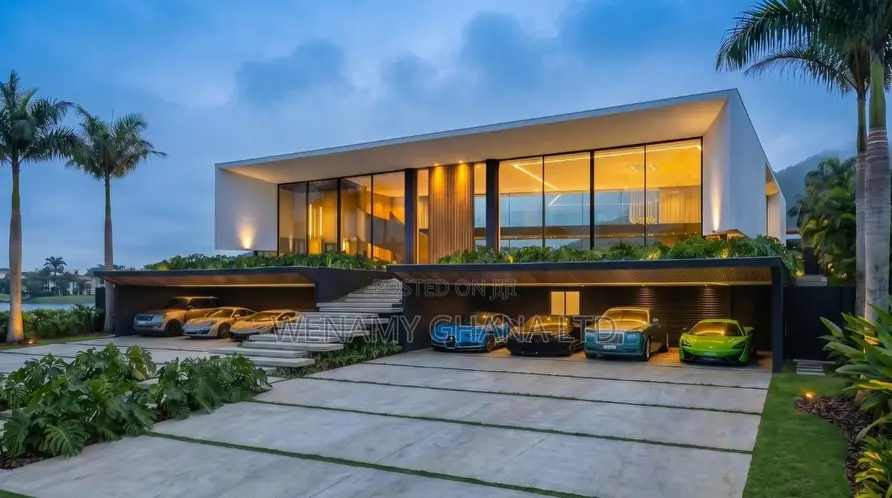 8bdrm Mansion in Accra for sale