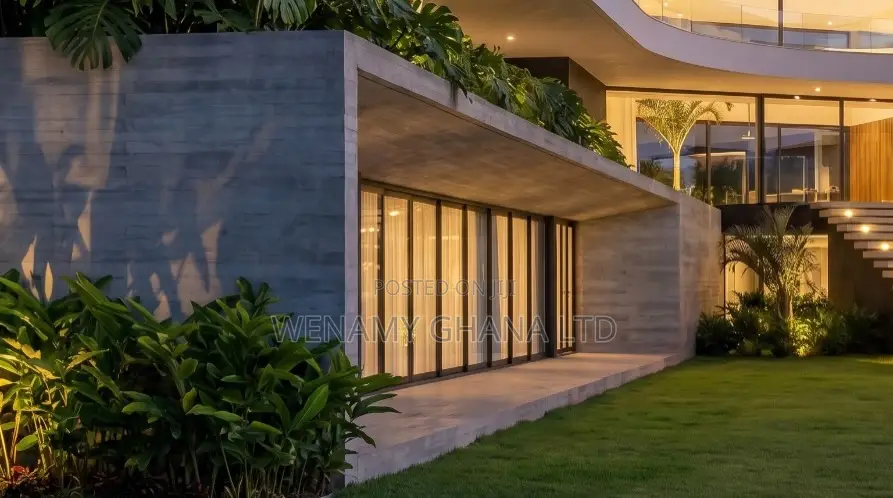 8bdrm Mansion in Accra for sale