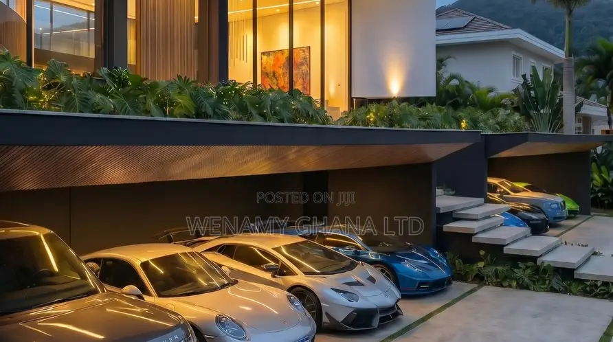 8bdrm Mansion in Accra for sale