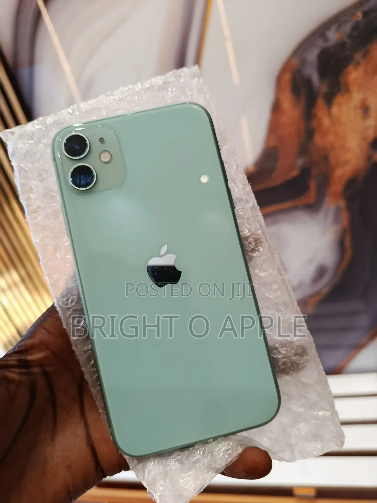 New Apple iPhone 11 64 GB Green