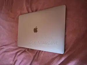 Laptop Apple MacBook Pro 2017 16GB Intel Core i7 SSD 512GB