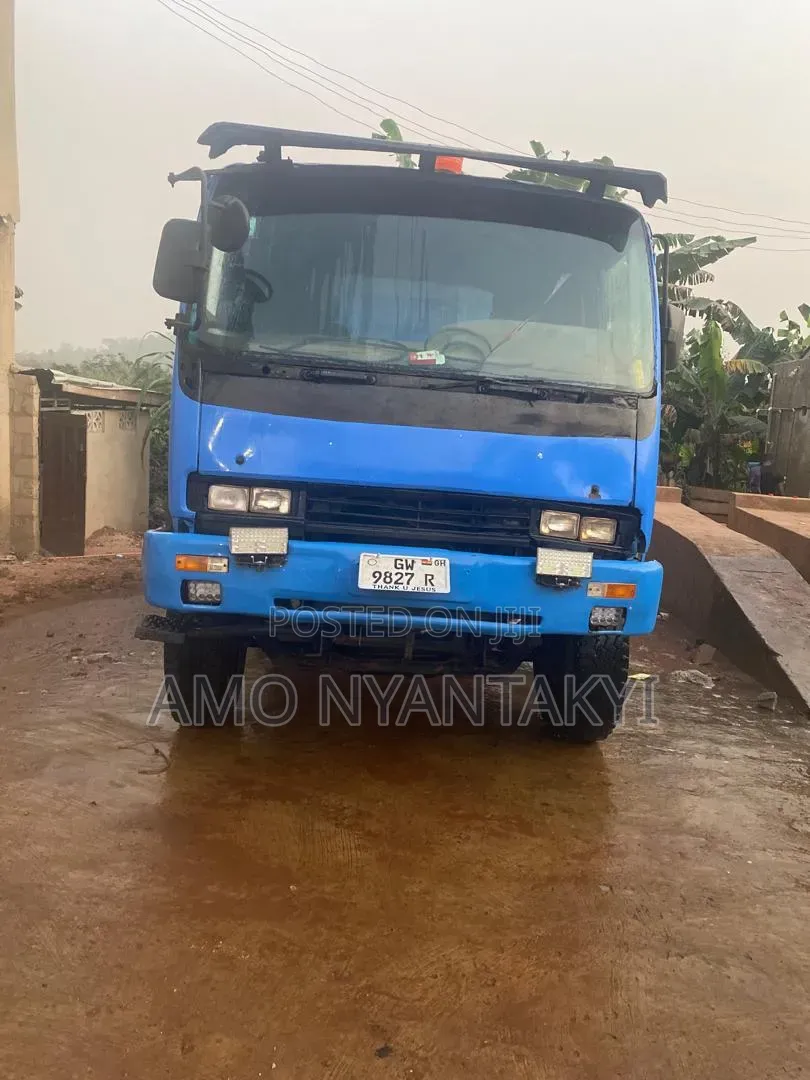 Izuzu Sand Truck 1999