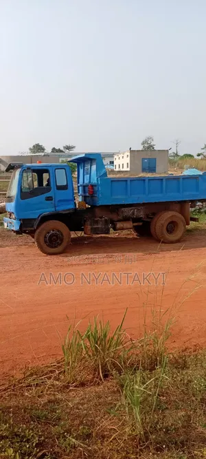Izuzu Sand Truck 1999