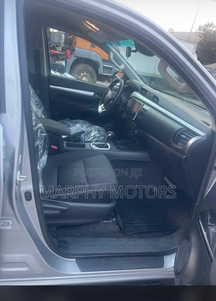 Toyota Hilux 2017 Silver