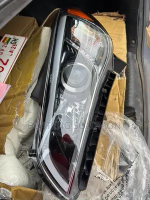 Headlight Hyundai 2015