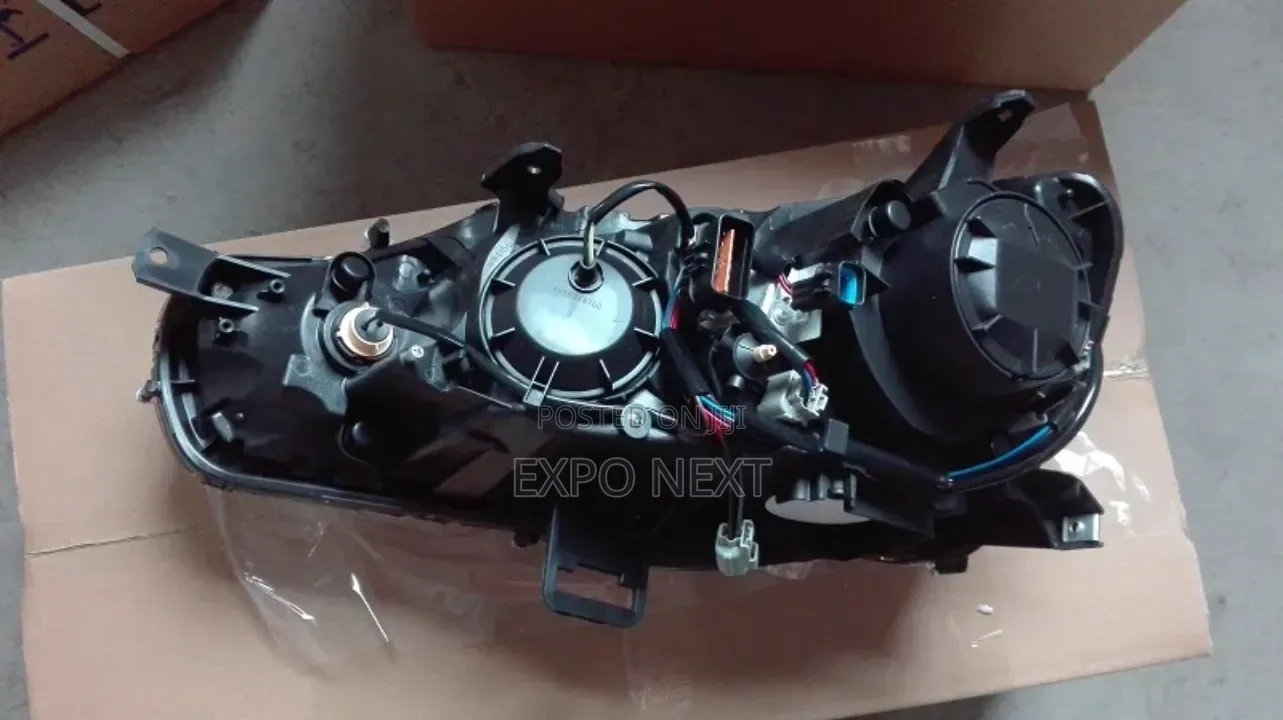 Headlight With Xenon Hole for Outlander 2010-2013