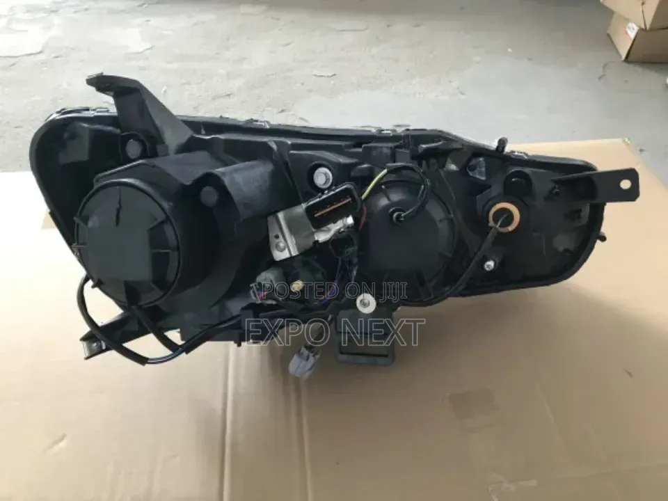 Headlight With Xenon Hole for Outlander 2010-2013