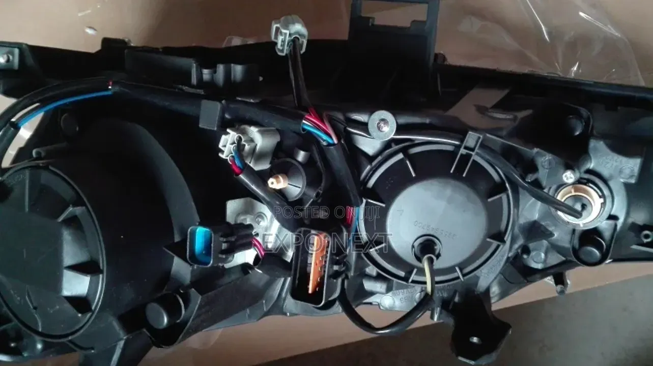 Headlight With Xenon Hole for Outlander 2010-2013