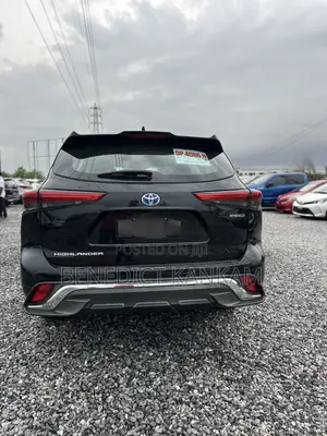 Toyota Highlander 2022 Blue