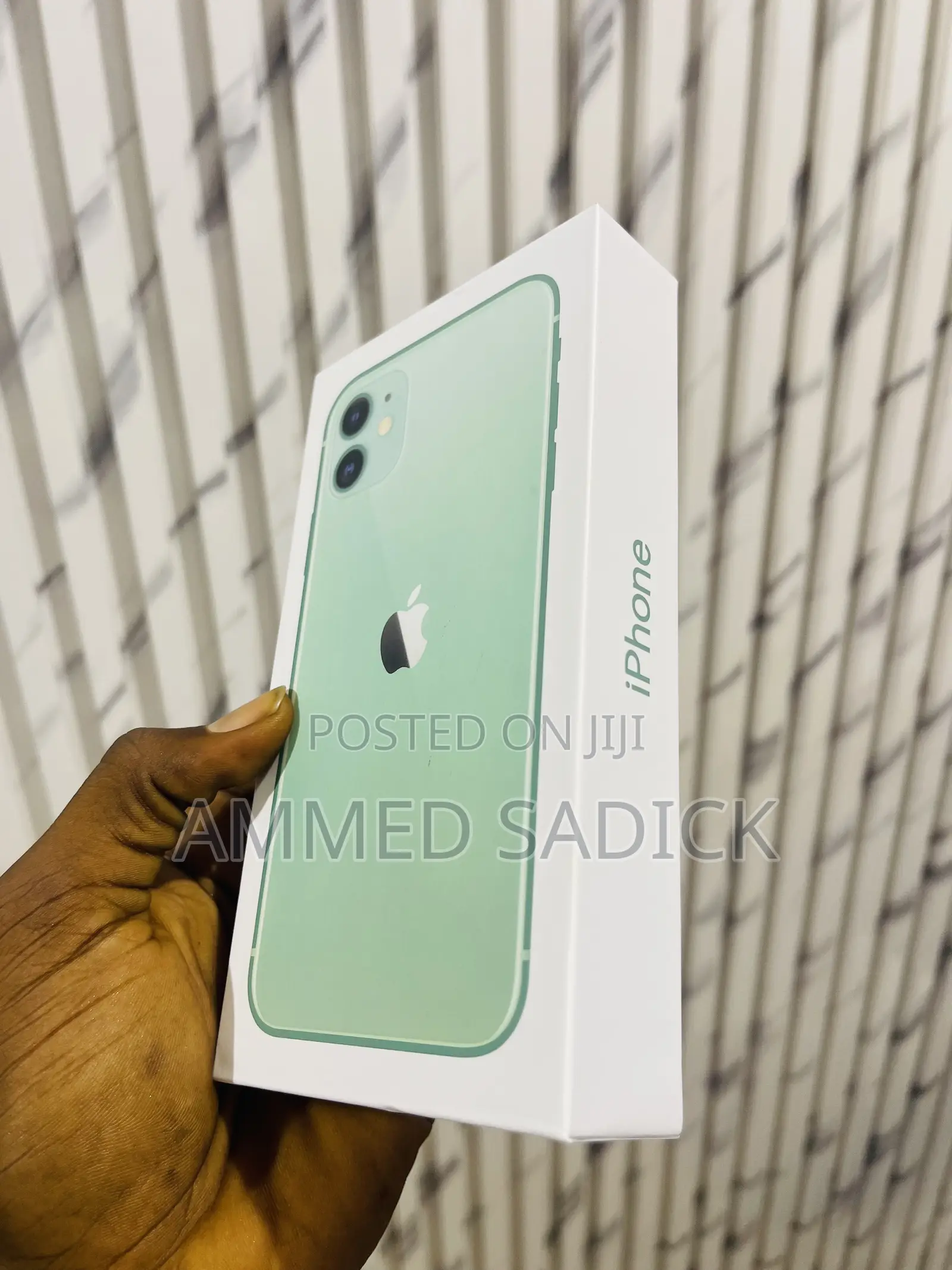 New Apple iPhone 11 128 GB Green