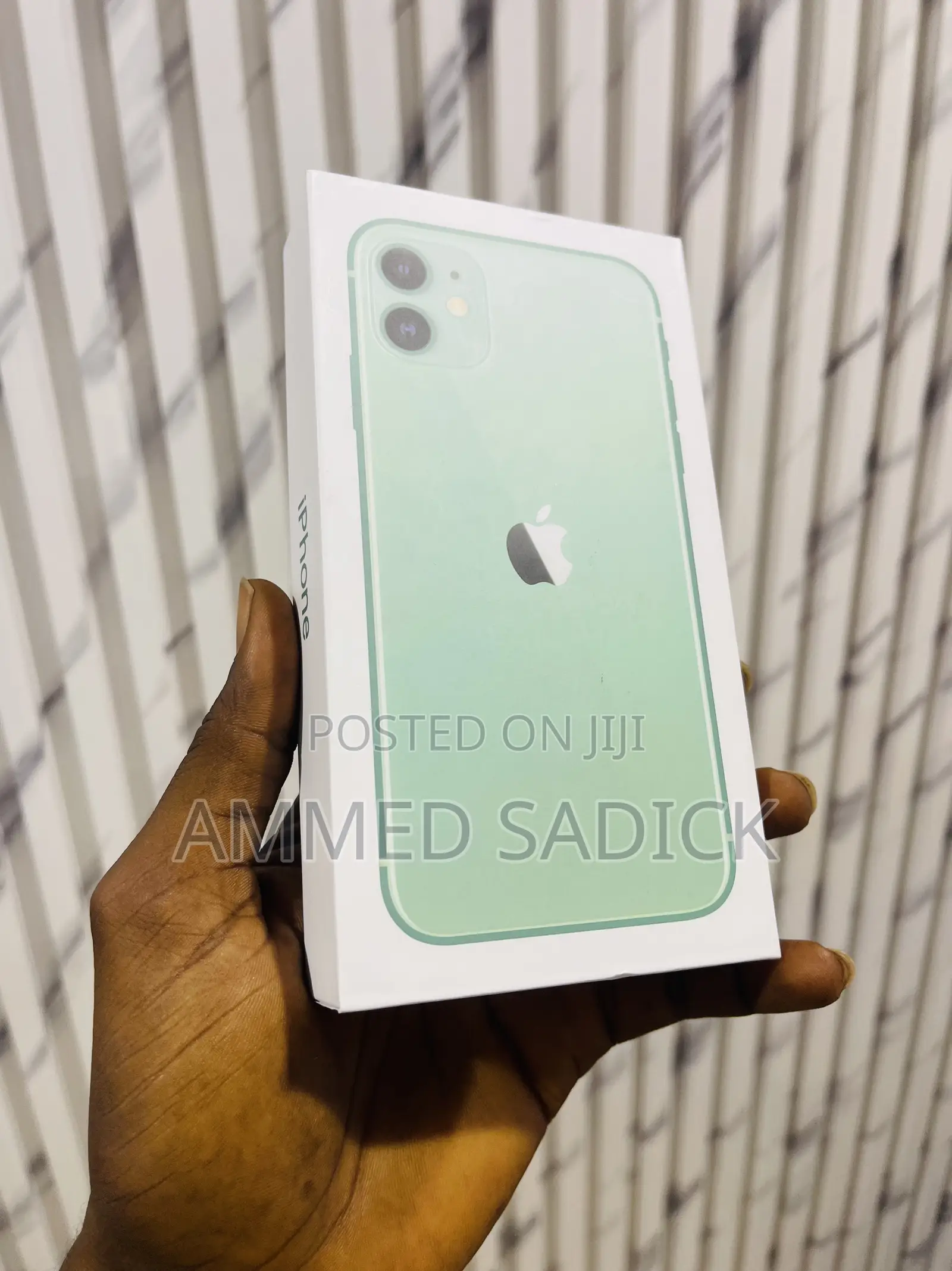 New Apple iPhone 11 128 GB Green