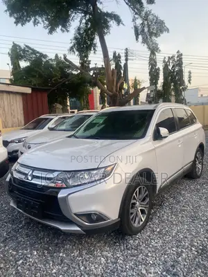Mitsubishi Outlander 2018 White