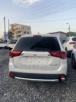 Mitsubishi Outlander 2018 White