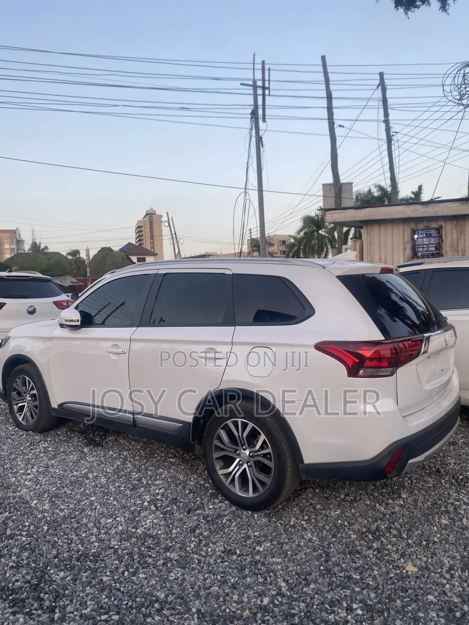 Mitsubishi Outlander 2018 White