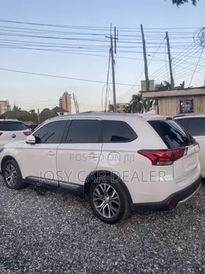 Mitsubishi Outlander 2018 White
