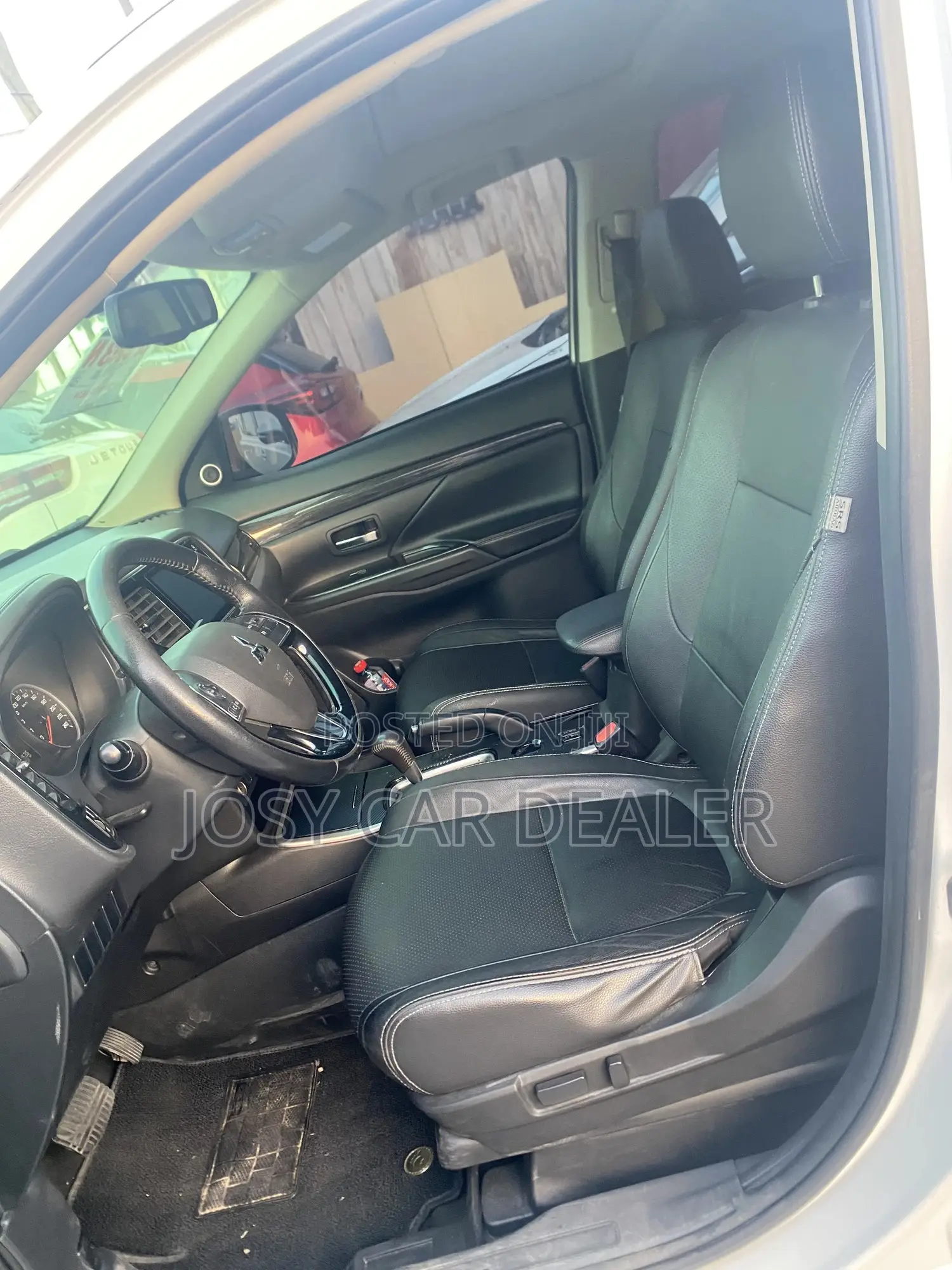Mitsubishi Outlander 2018 White