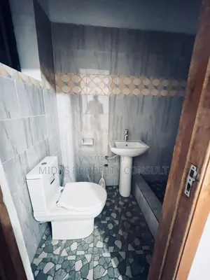 3bdrm Apartment in Madina Estates for rent