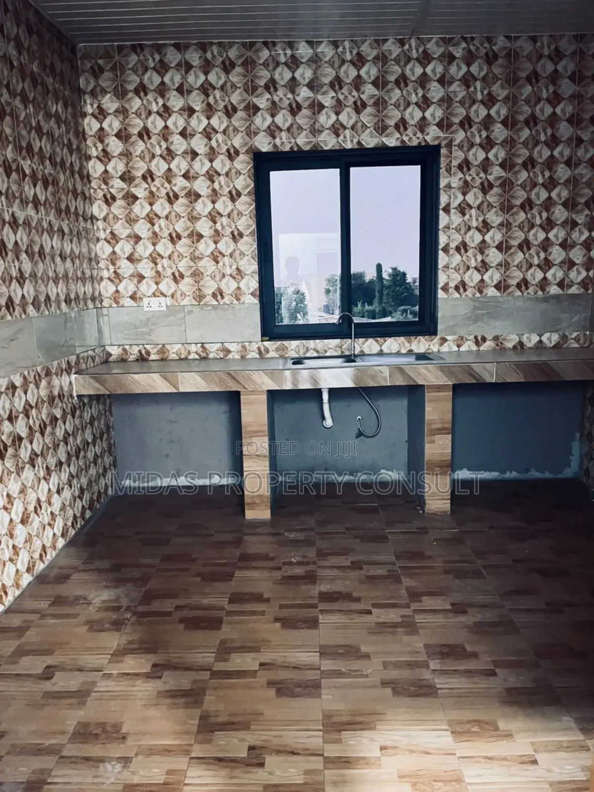 3bdrm Apartment in Madina Estates for rent
