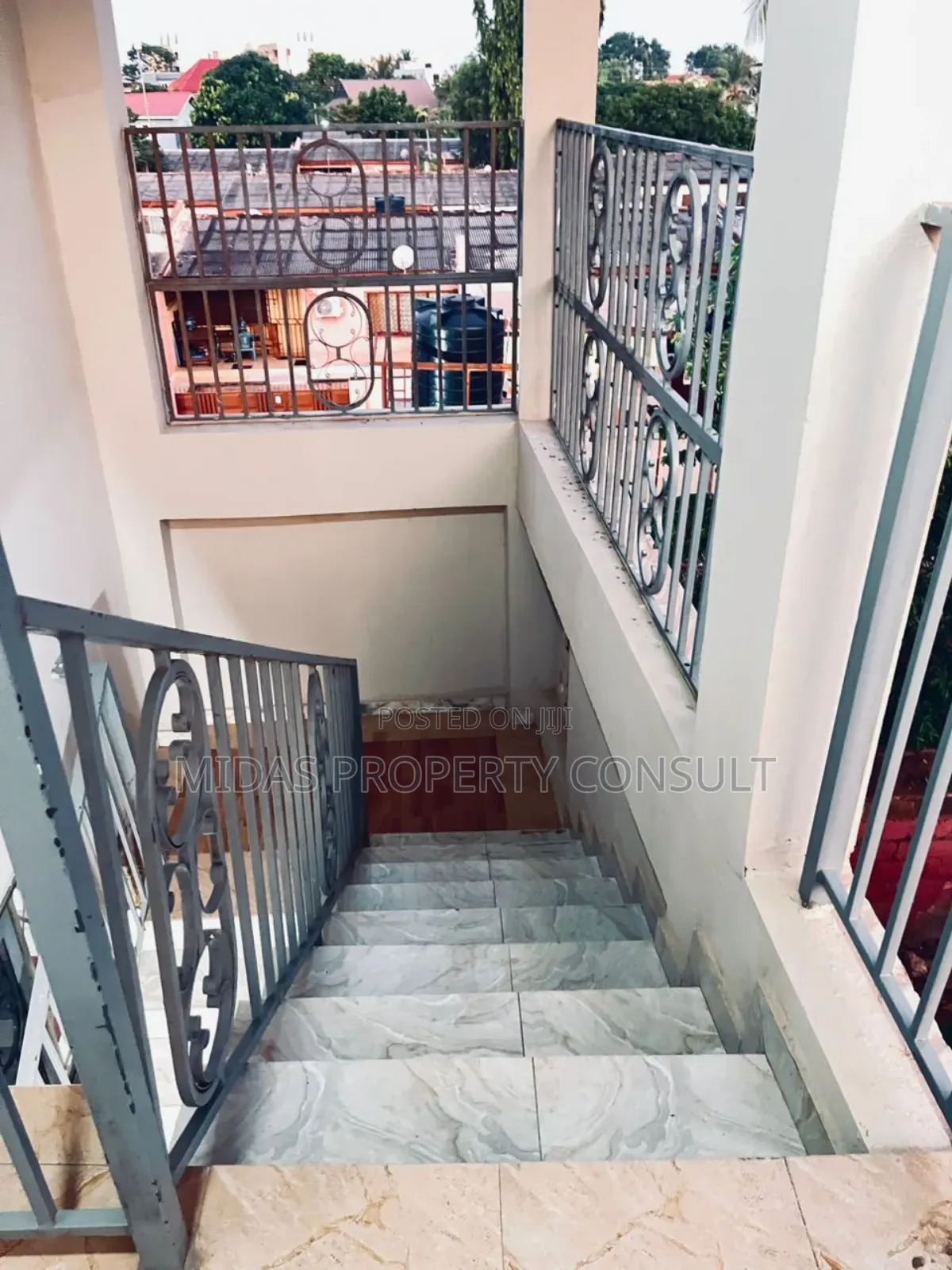 3bdrm Apartment in Madina Estates for rent