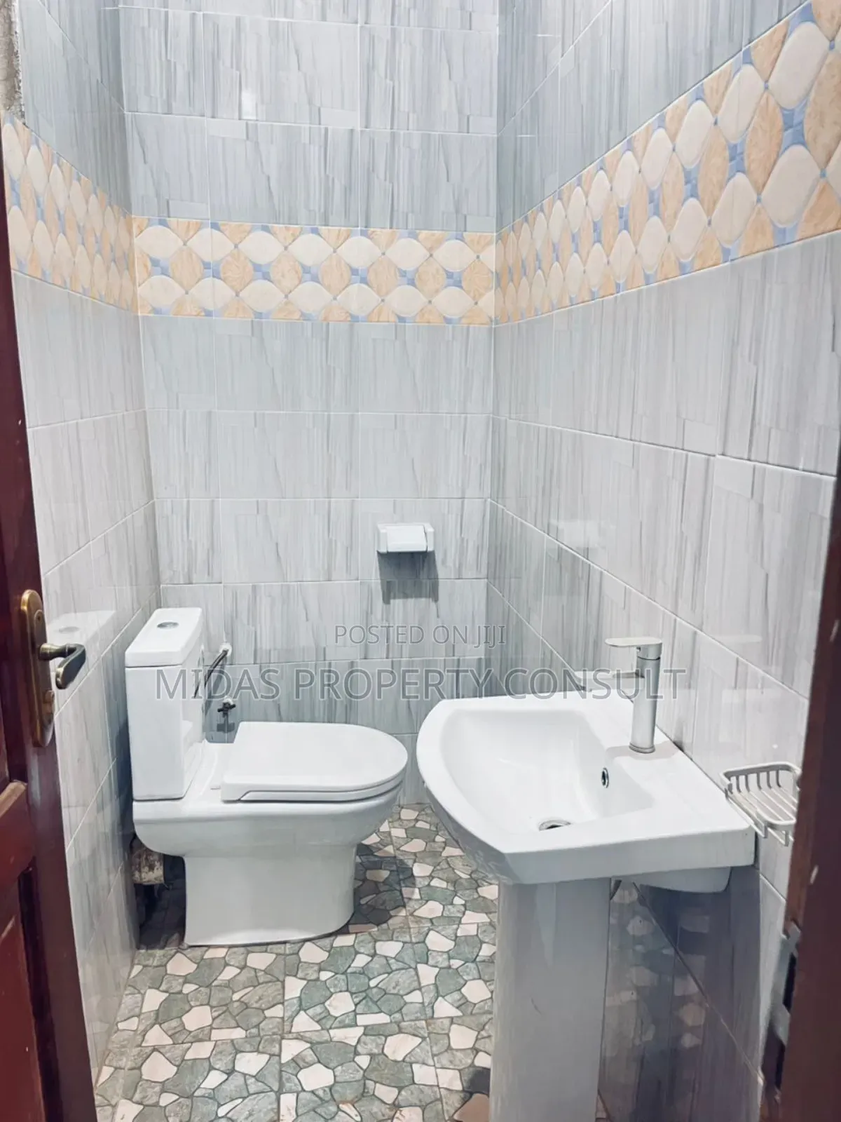 3bdrm Apartment in Madina Estates for rent