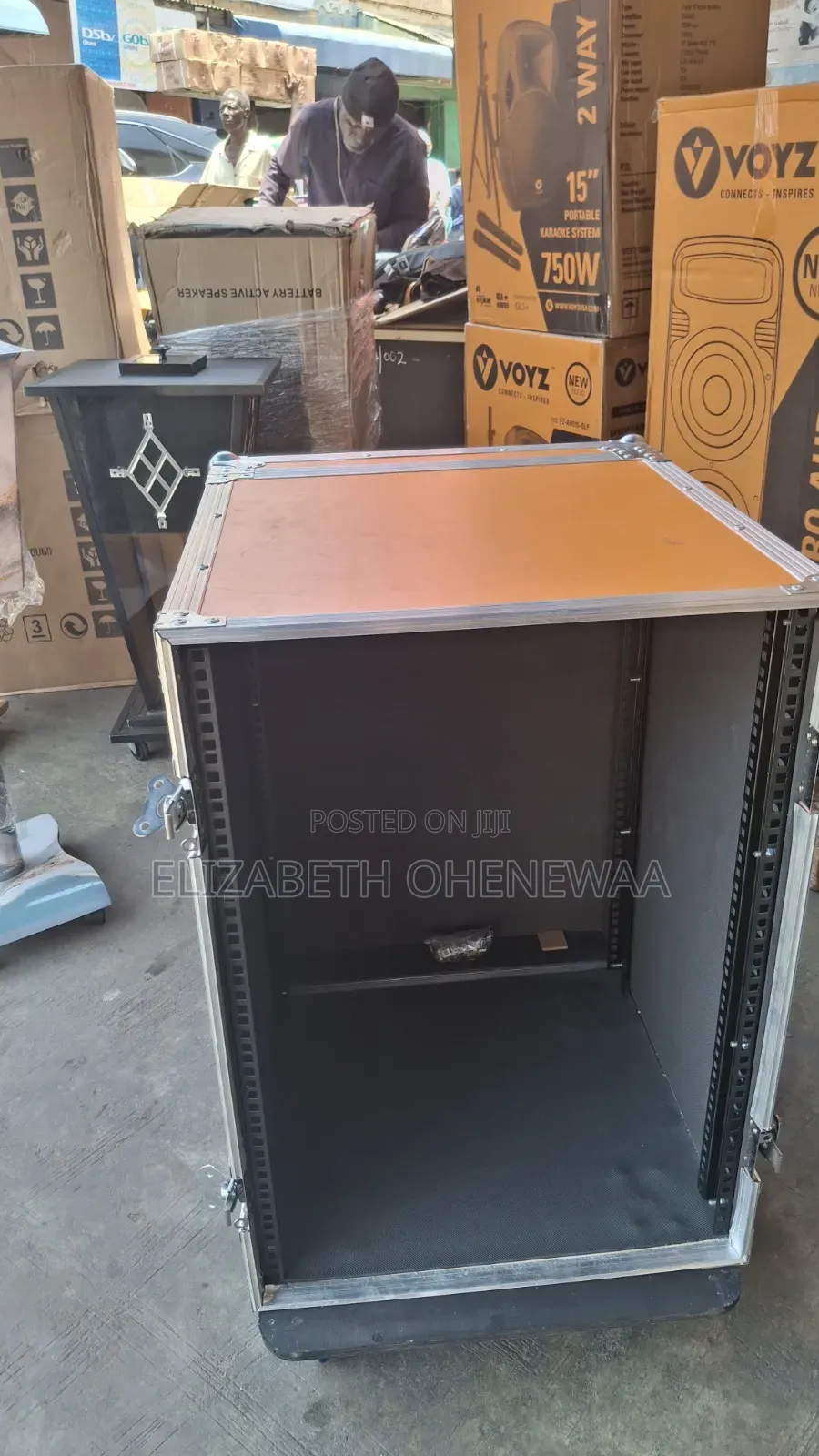 16 U Box Rack