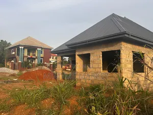 4bdrm Bungalow in Atwima Kwanwoma for sale