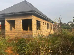 4bdrm Bungalow in Atwima Kwanwoma for sale