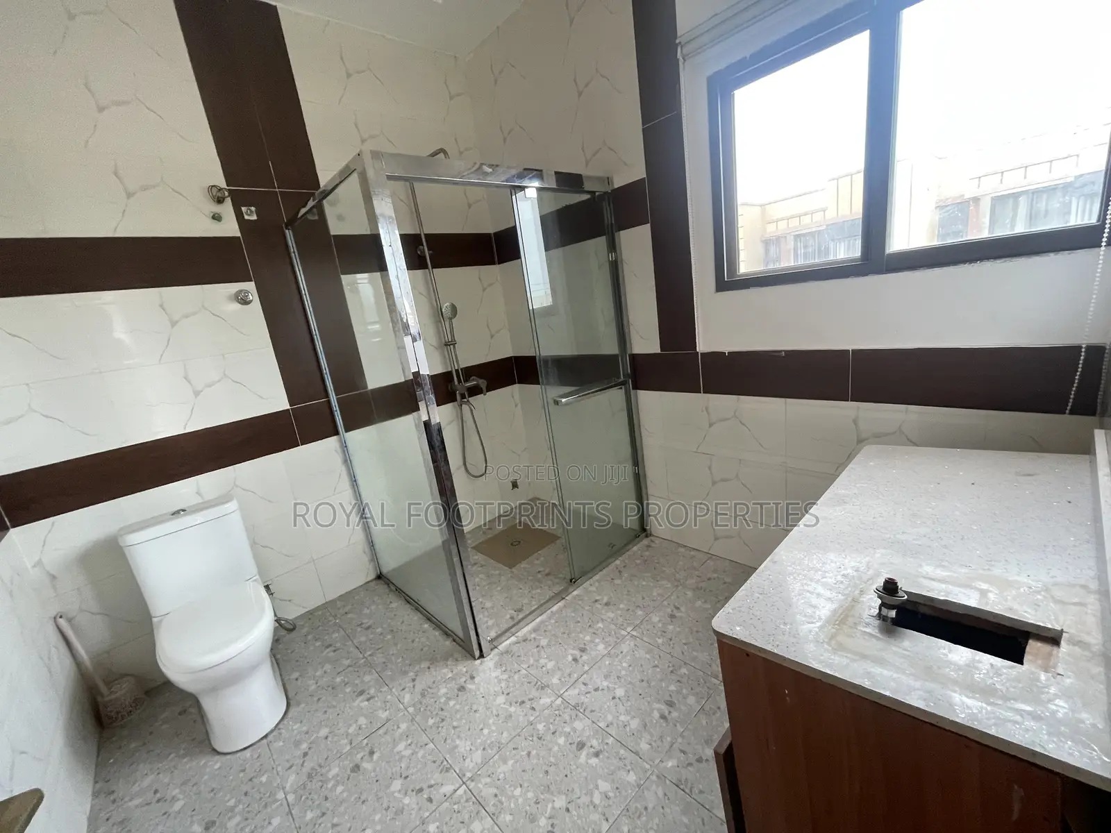 4bdrm Townhouse / Terrace in Royal Footprints, Ashaley Botwe for rent
