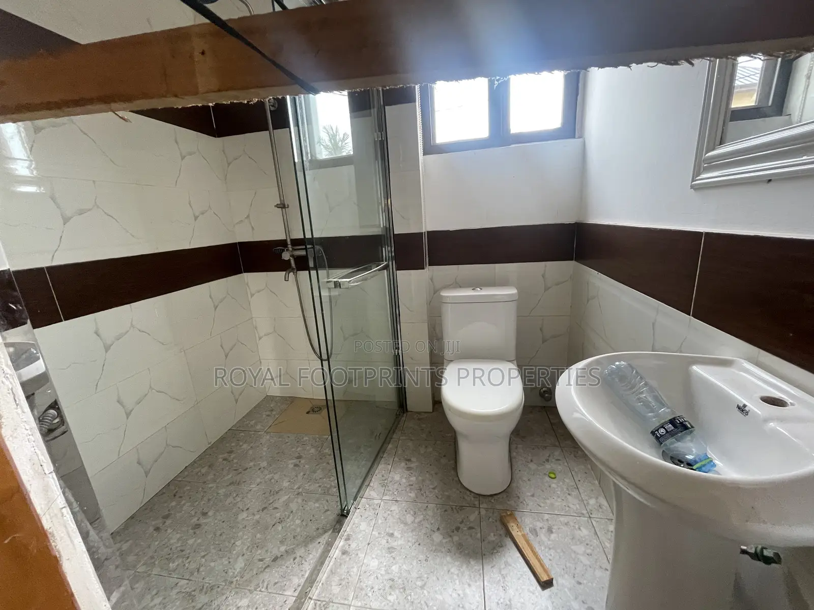 4bdrm Townhouse / Terrace in Royal Footprints, Ashaley Botwe for rent