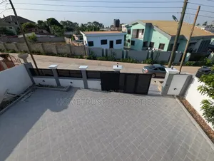 3bdrm Duplex in Achimota Cfc, The Mall for sale