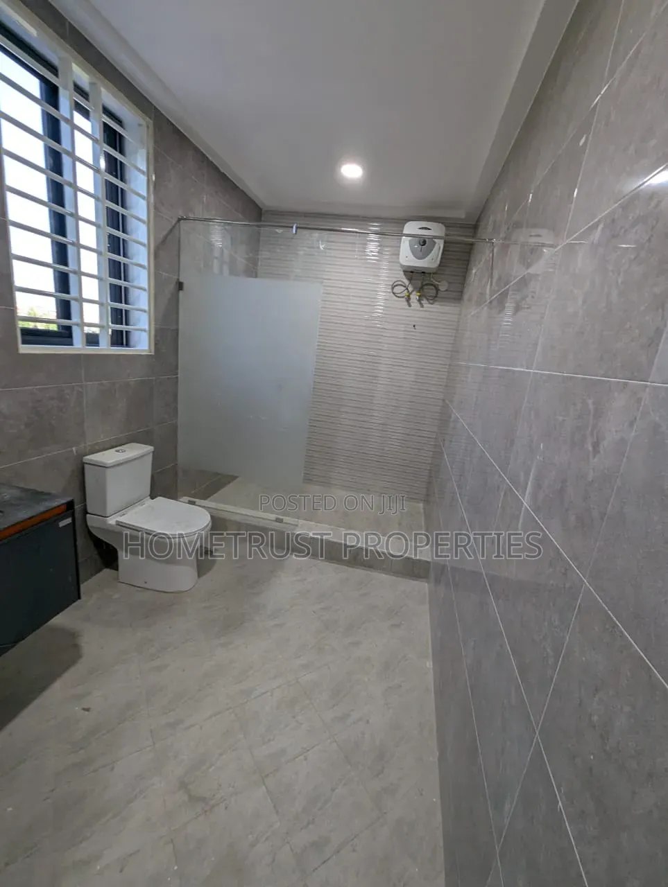 3bdrm Duplex in Achimota Cfc, The Mall for sale