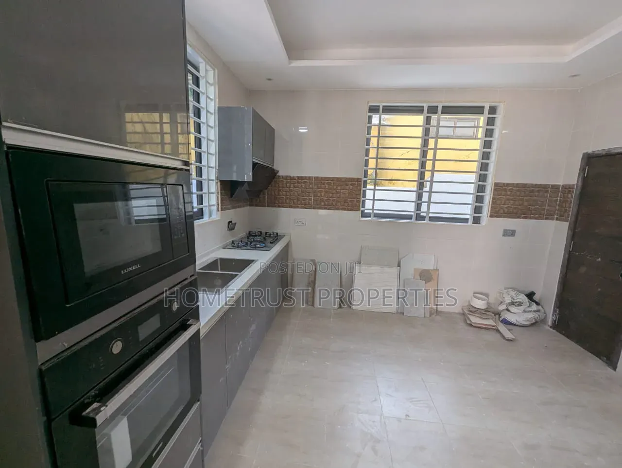 3bdrm Duplex in Achimota Cfc, The Mall for sale