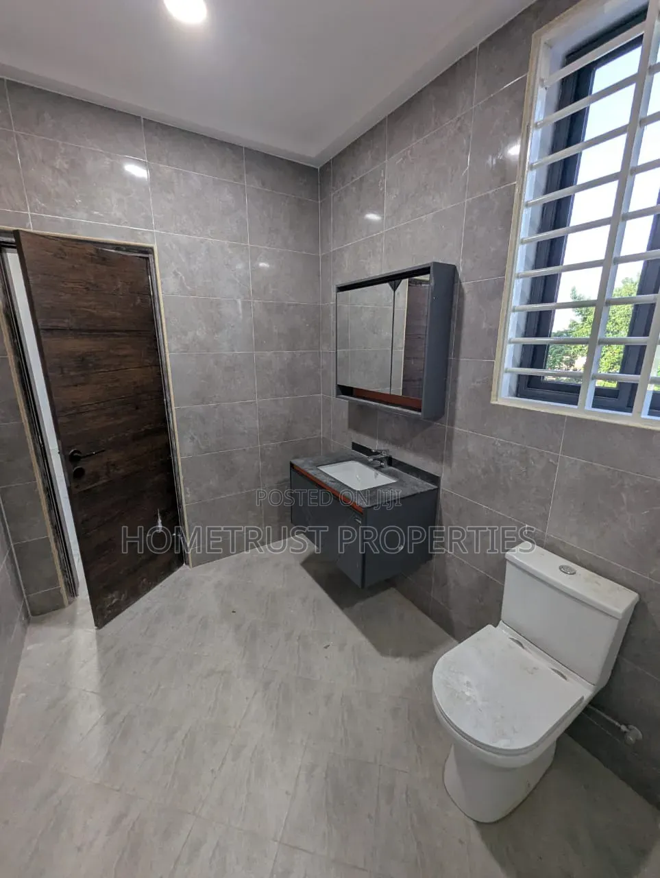 3bdrm Duplex in Achimota Cfc, The Mall for sale