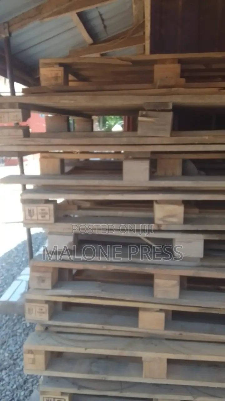 Beam / Wood / Pallet Planks / Available in Large Quantities