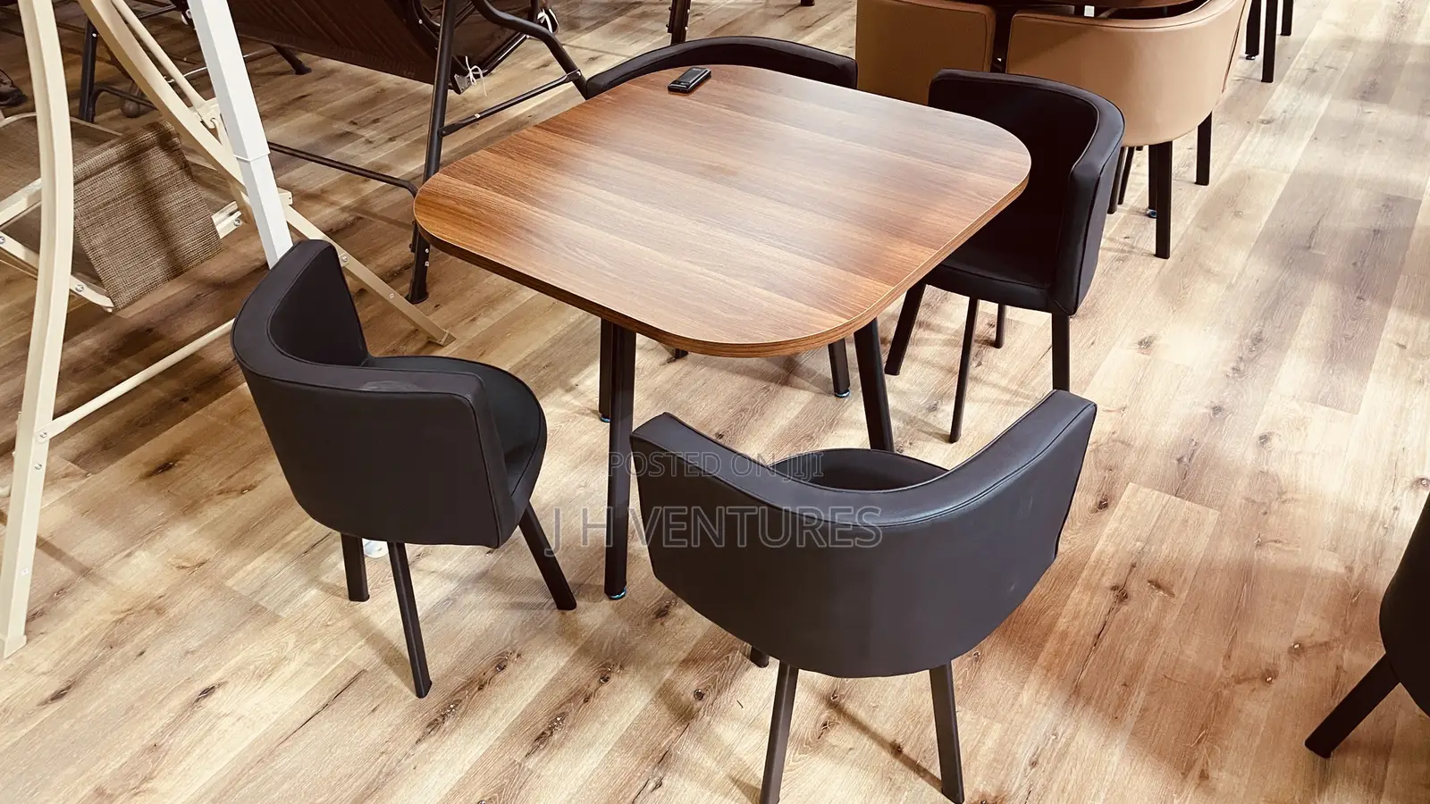 Round 4 Seater Dining Set