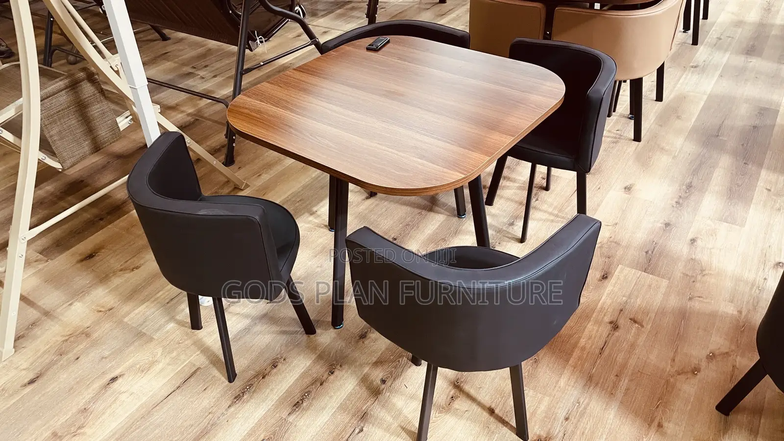 Round 4 Seater Dining Set