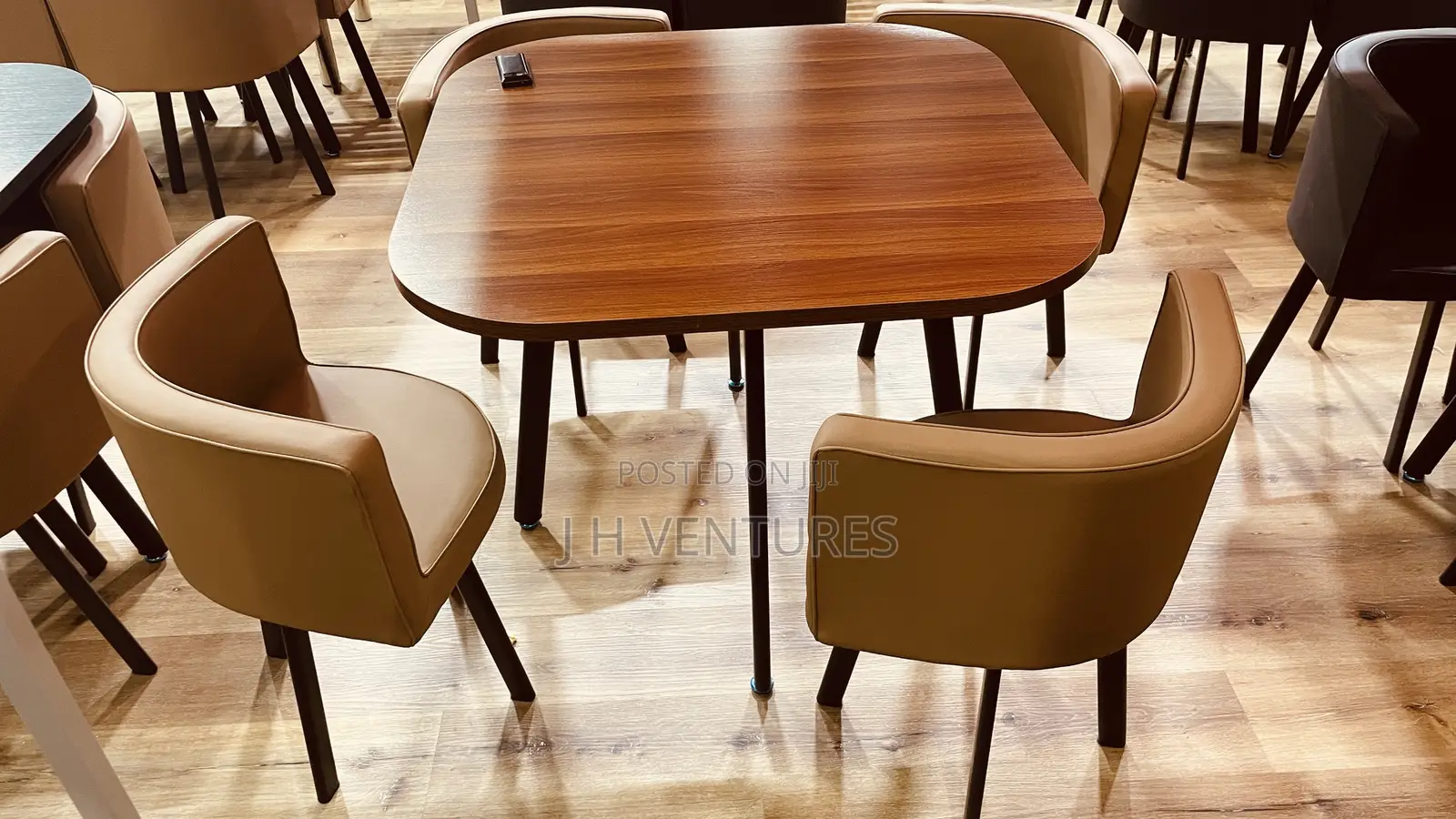 Round 4 Seater Dining Set