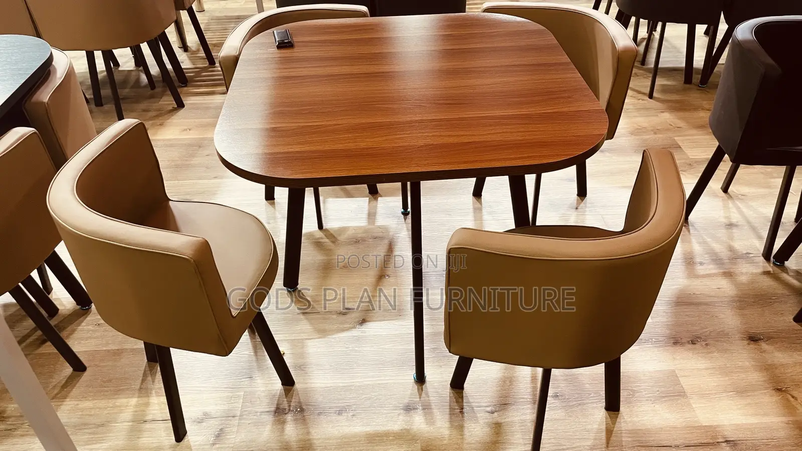 Round 4 Seater Dining Set