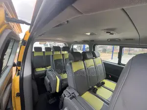 Hyundai Starex 2017 Yellow