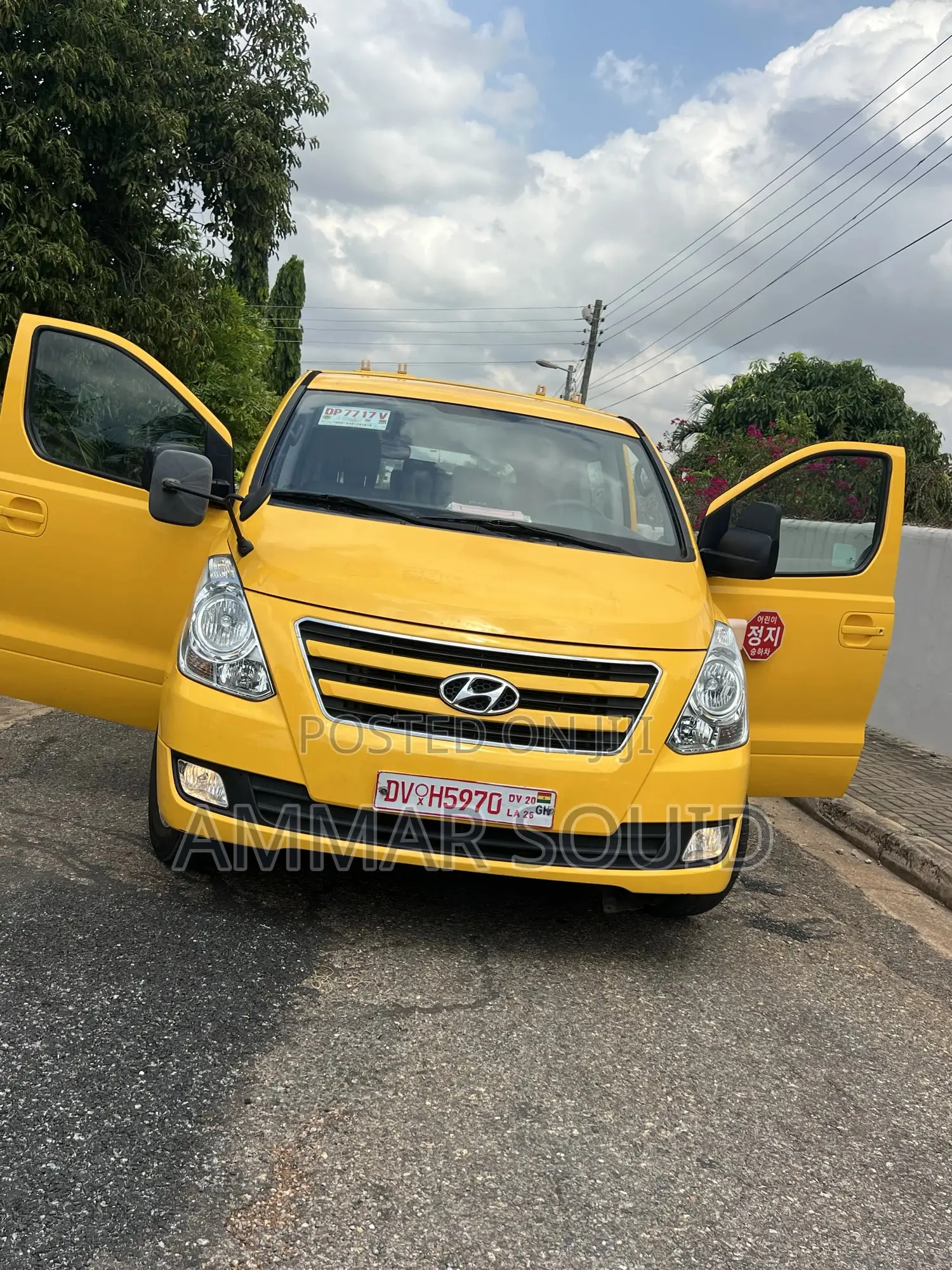 Hyundai Starex 2017 Yellow