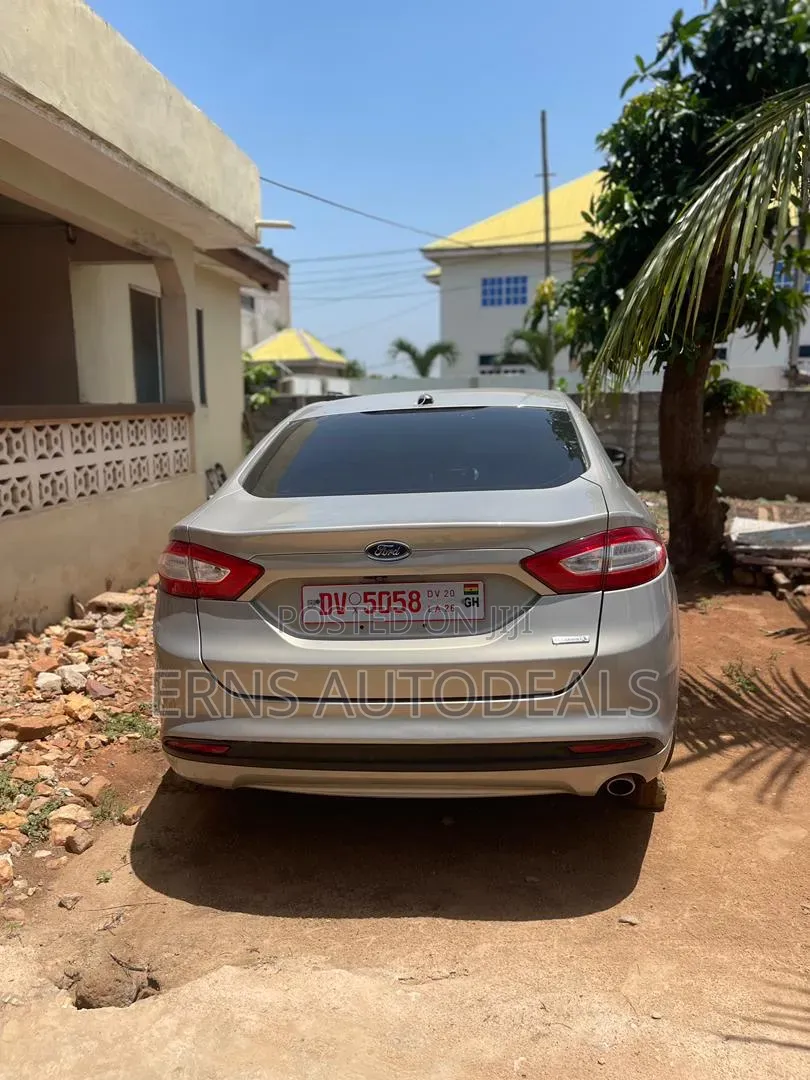 Ford Fusion 2013 Beige