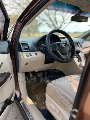 Toyota Venza AWD 2012 Brown
