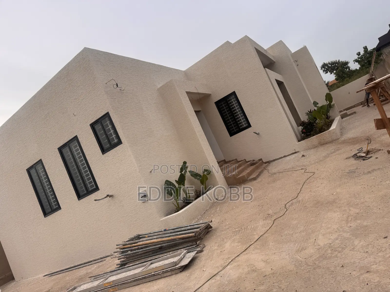 3bdrm Mansion in Eddiekobbs Agency, Kumasi Metropolitan for sale