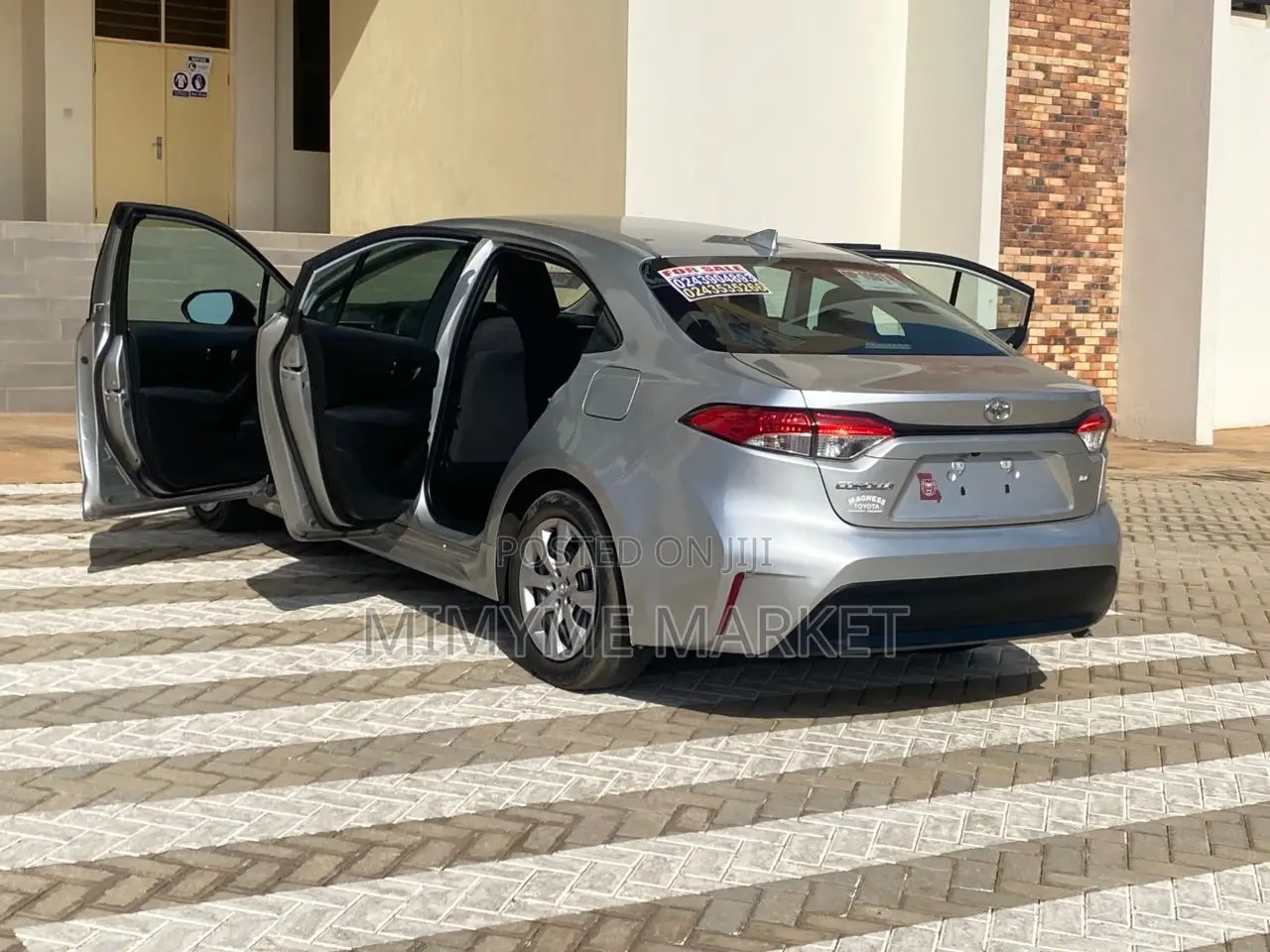 Toyota Corolla LE 2023 Gray