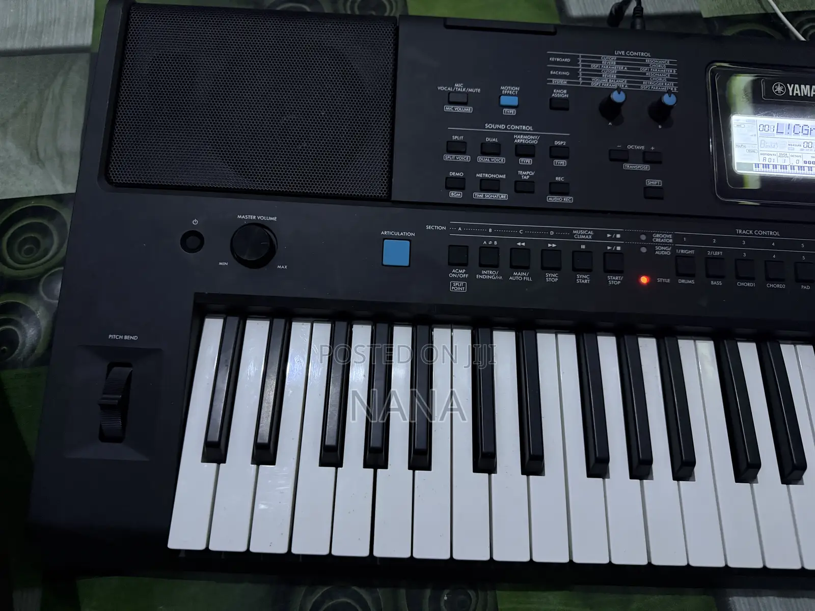 Yamaha PSR E473