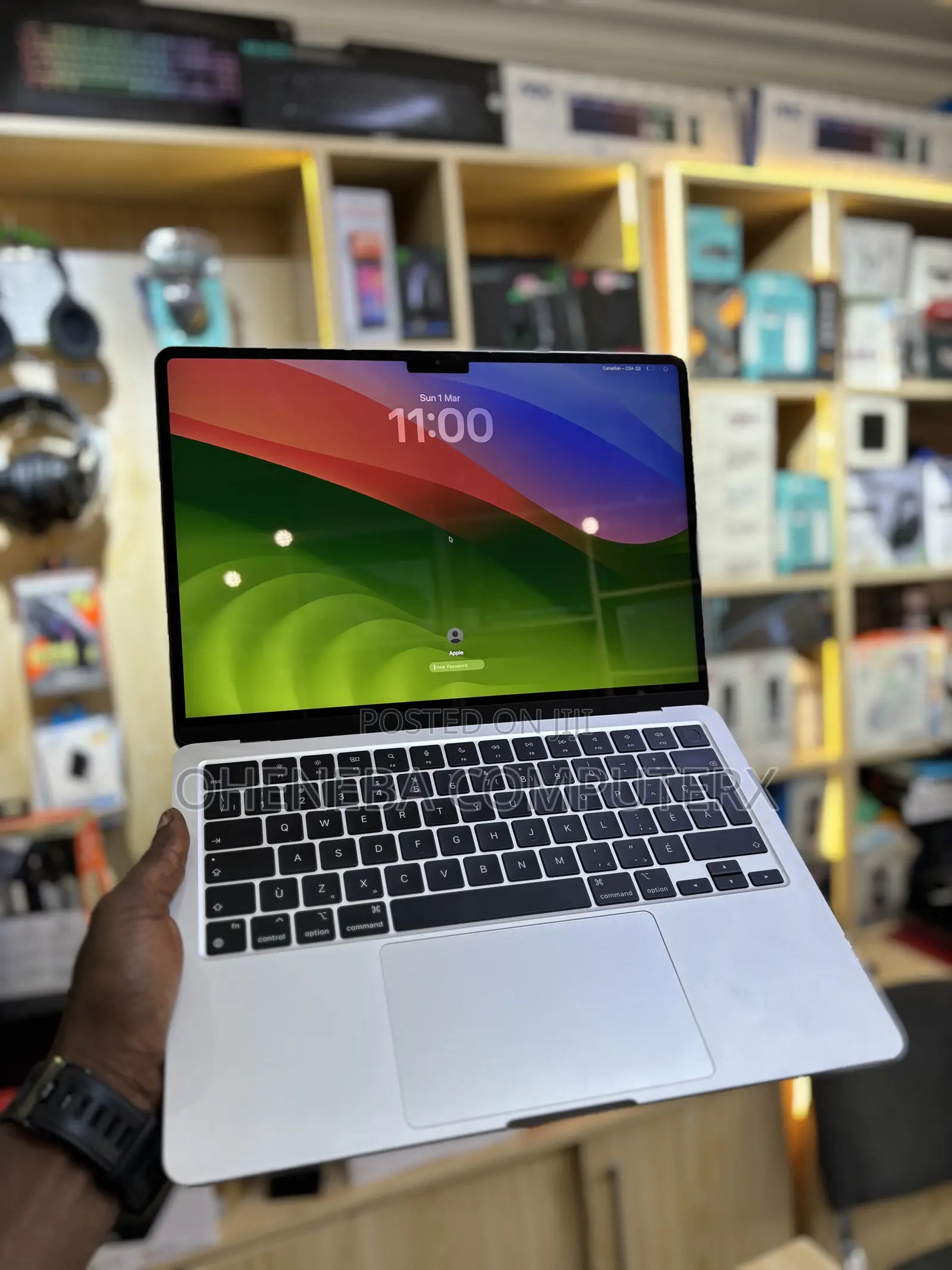 New Laptop Apple MacBook Air 2022 M2 8GB Apple M2 SSD 256GB